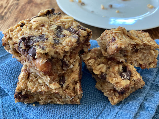 Onesto's recipe for gluten-free, wheat-free, vegan and non-GMO Oat, Chocolate and Peanut Butter Nut Bars